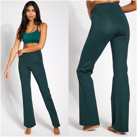 GIRLFRIEND COLLECTIVE Compressive Flare Leggings In Moss Green - Picture 1 of 6